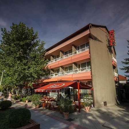 Hotel Dombovar Ngoại thất bức ảnh