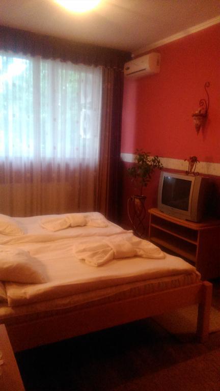 Hotel Dombovar Phòng bức ảnh