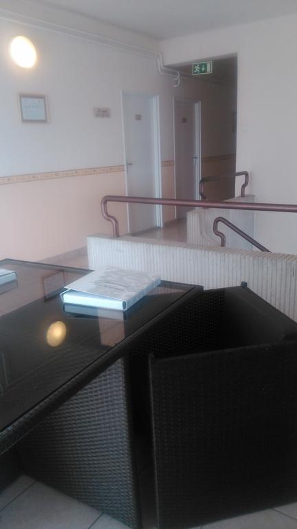 Hotel Dombovar Ngoại thất bức ảnh