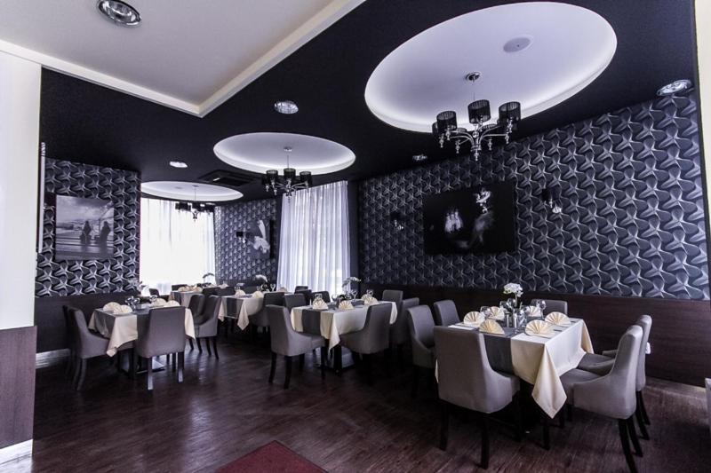 Hotel Dombovar Ngoại thất bức ảnh
